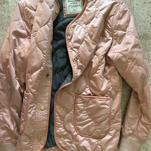 Abercrombie and Fitch quilted bomber jacket pink satin - Picture 2 of 3